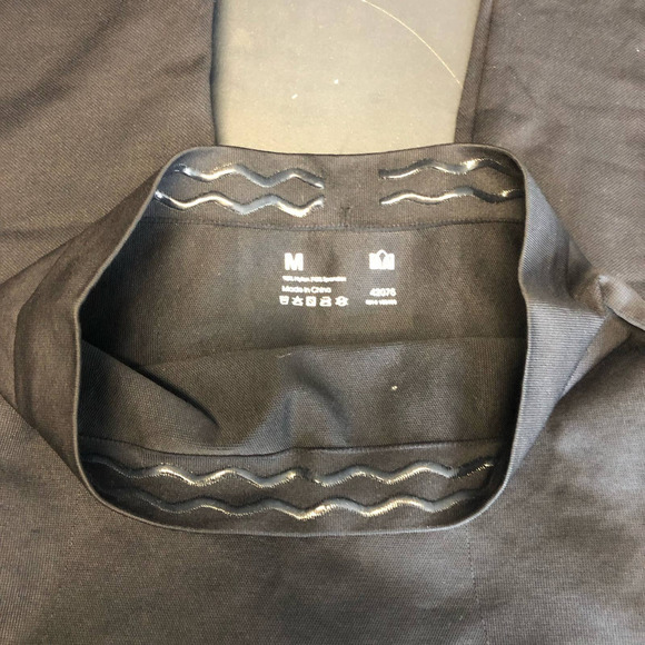 BOUTIQUE Shaping Leggings Size Medium Black - Picture 8 of 8